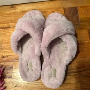 Ugg cross cross slippers